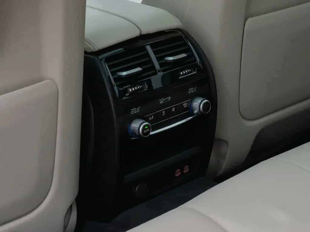 BMW 530 d xD Panoram Kamera HUD DAB HiFi SoftCl Sport 08/2020-photo-27