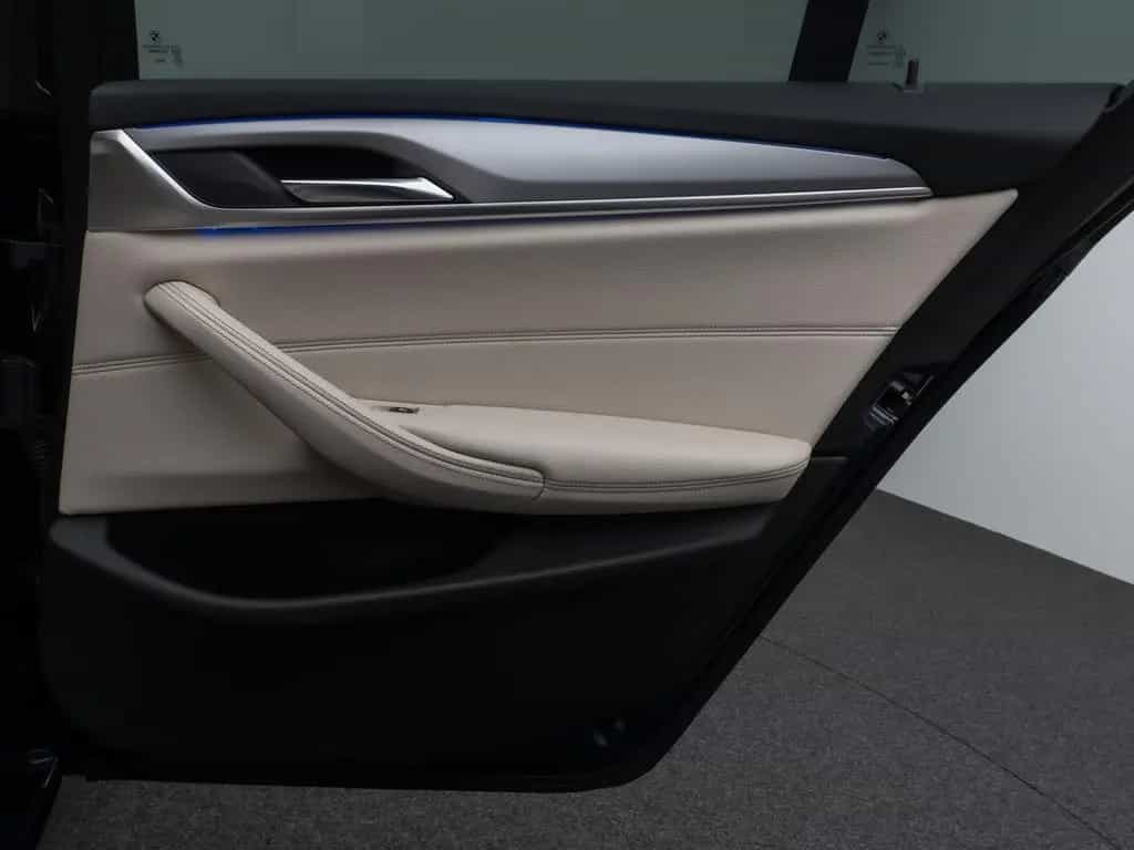 BMW 530 d xD Panoram Kamera HUD DAB HiFi SoftCl Sport 08/2020-photo-33