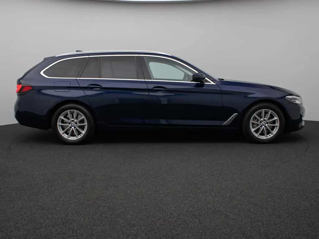 BMW 530 d xD Panoram Kamera HUD DAB HiFi SoftCl Sport 08/2020-photo-4