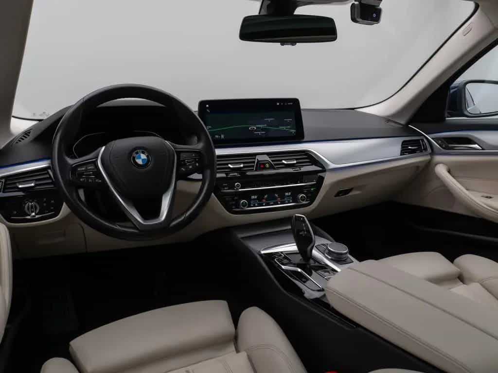 BMW 530 d xD Panoram Kamera HUD DAB HiFi SoftCl Sport 08/2020-photo-40