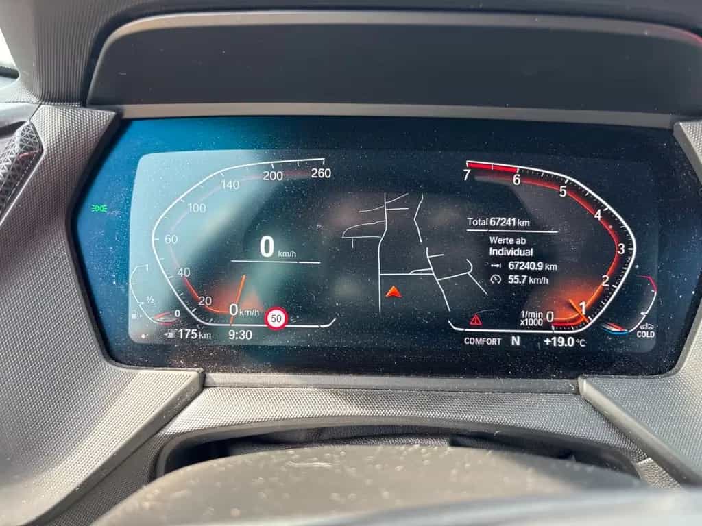 BMW 118 i Sport Line R-KAM KEYGO LED CARPLAY AMBIENTE 10/2021-photo-6