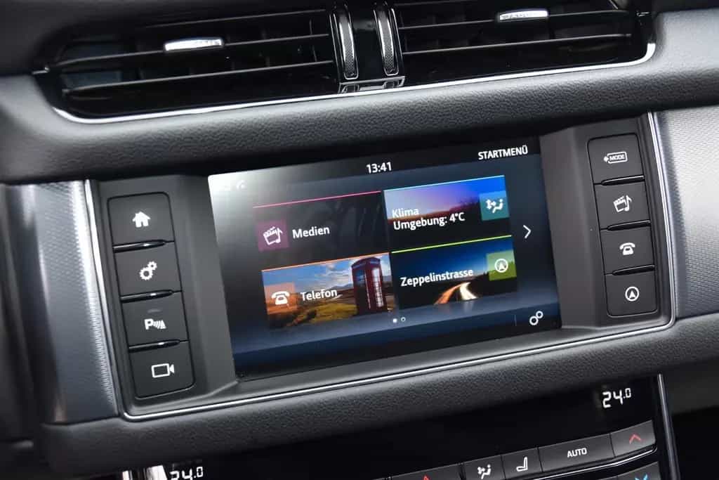 Jaguar XF 20d Sportbrake R-Sport *Panorama*Bi-Xenon* 11/2018-photo-19