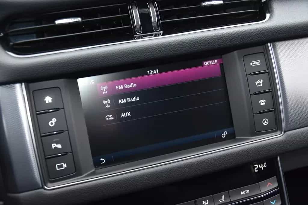 Jaguar XF 20d Sportbrake R-Sport *Panorama*Bi-Xenon* 11/2018-photo-21