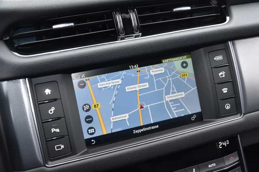 Jaguar XF 20d Sportbrake R-Sport *Panorama*Bi-Xenon* 11/2018-photo-23