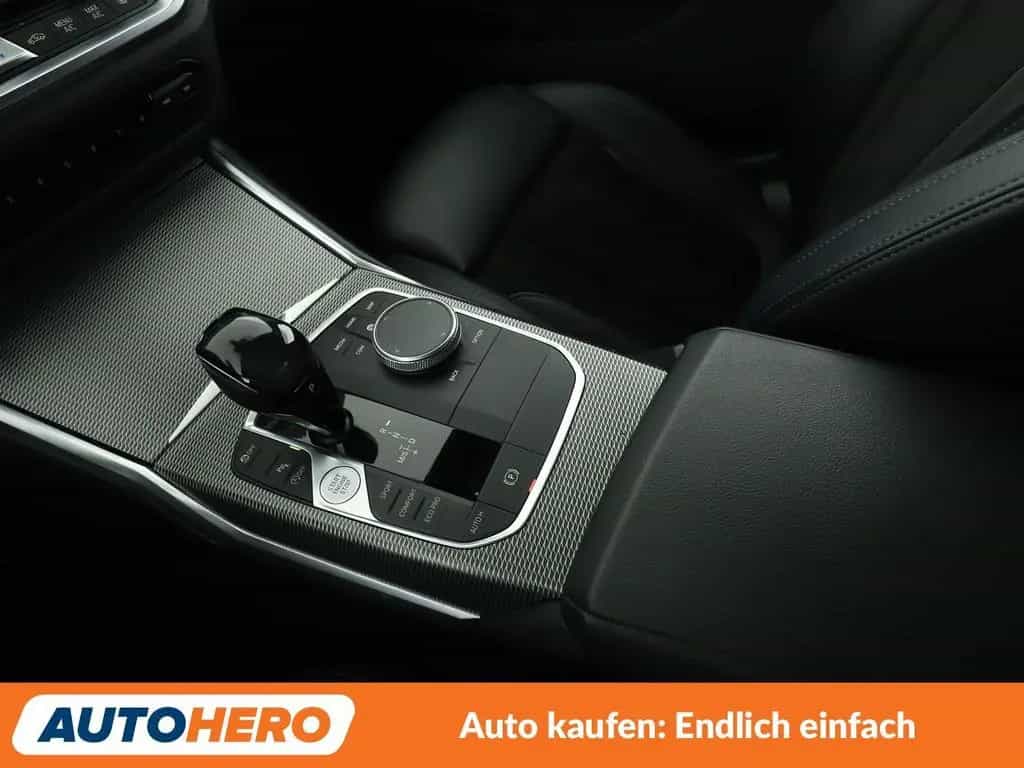 BMW 320 d xDrive M Sport Aut.*NAVI*LASER*HUD*H&K*CAM* 05/2019-photo-24