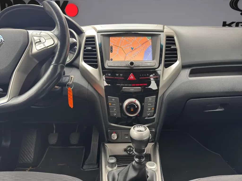 Ssangyong Tivoli Quartz 1.6 2WD *Navi/SHZ/RFK* 04/2017-photo-12