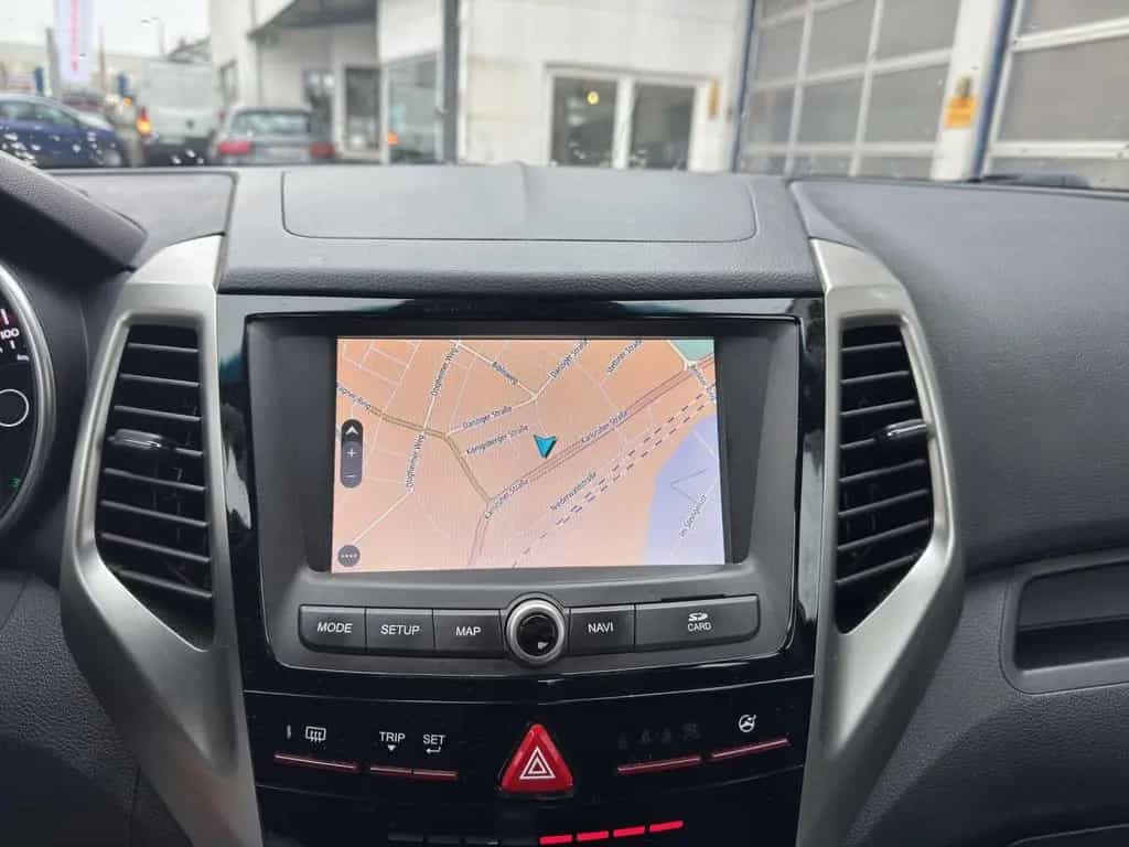 Ssangyong Tivoli Quartz 1.6 2WD *Navi/SHZ/RFK* 04/2017-photo-14