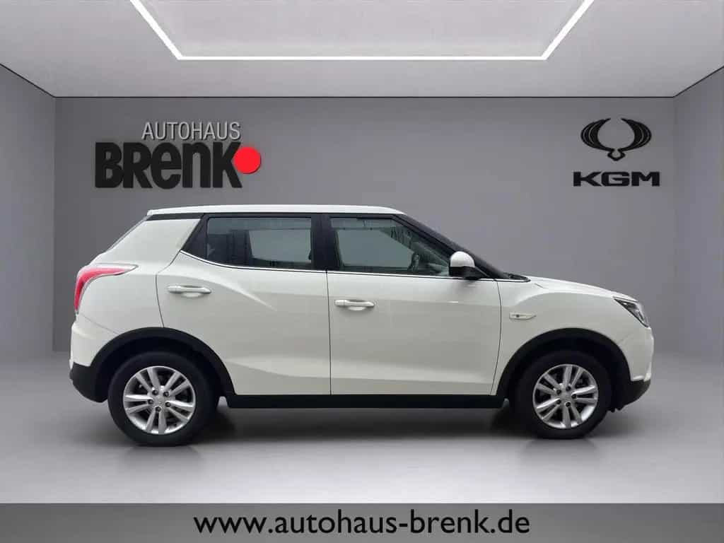 Ssangyong Tivoli Quartz 1.6 2WD *Navi/SHZ/RFK* 04/2017-photo-6