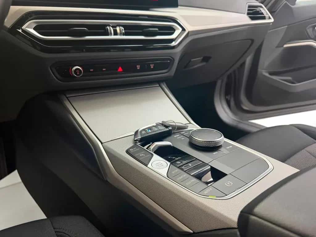 BMW 320 d T xDrive Shadow-Line AHK*WIDE*LED*CARPLAY 10/2023-photo-11