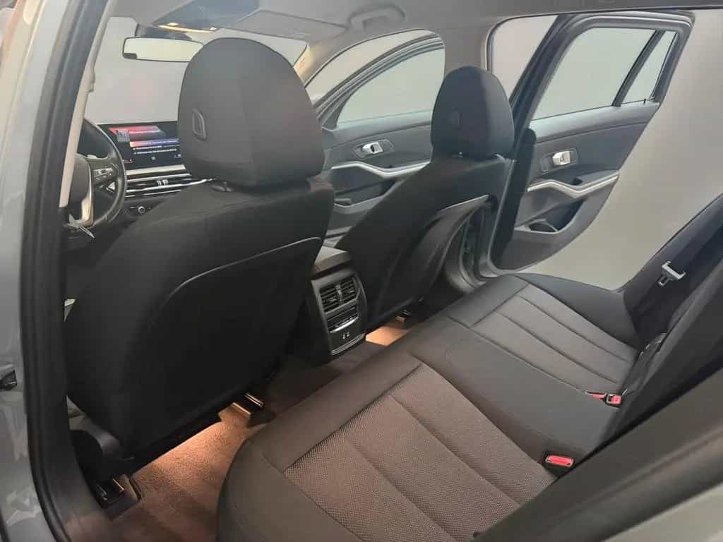 BMW 320 d T xDrive Shadow-Line AHK*WIDE*LED*CARPLAY 10/2023-photo-12