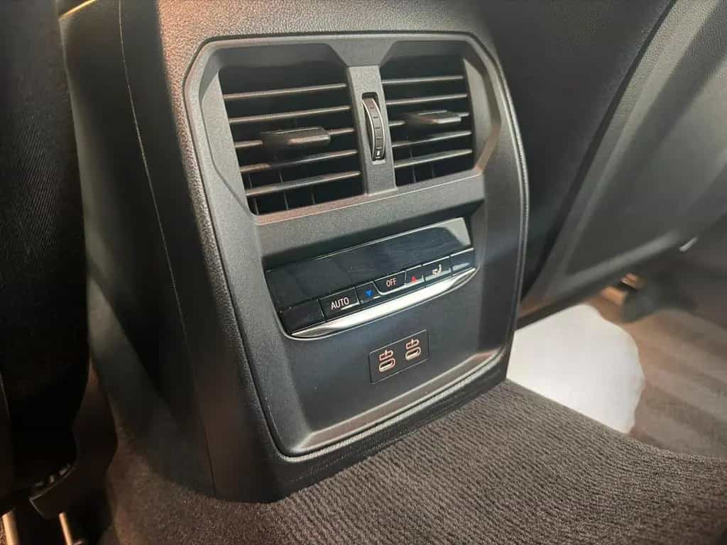 BMW 320 d T xDrive Shadow-Line AHK*WIDE*LED*CARPLAY 10/2023-photo-14