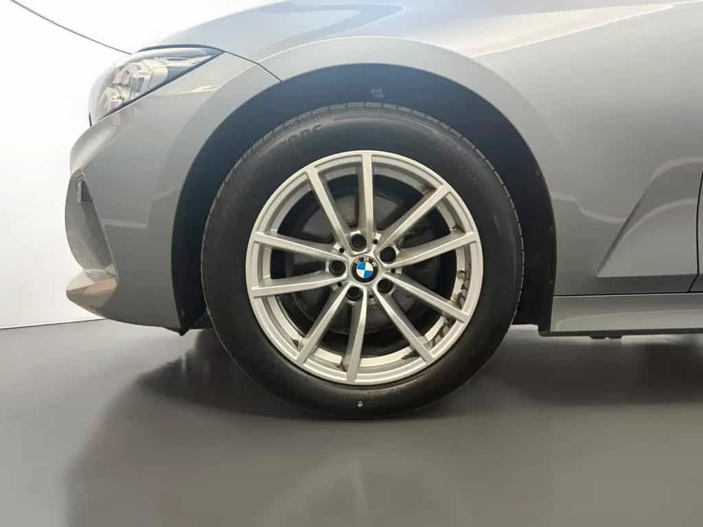 BMW 320 d T xDrive Shadow-Line AHK*WIDE*LED*CARPLAY 10/2023-photo-3