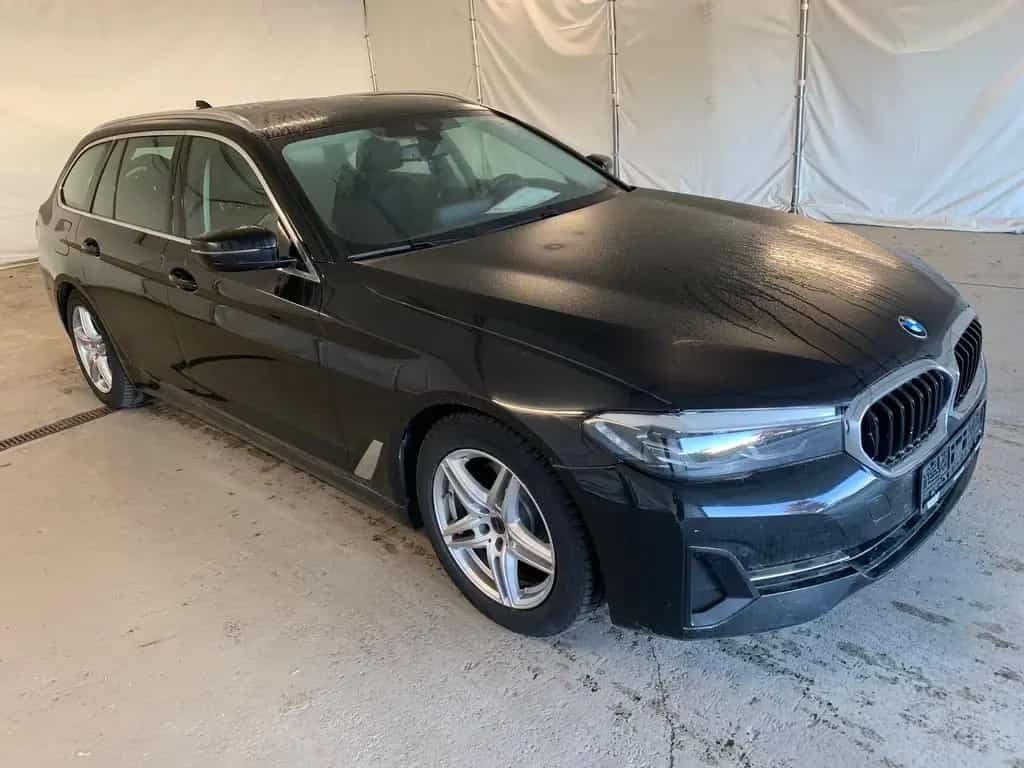 BMW 520 d Touring LED/NAVI/LEDER/DAB 10/2020-photo-1