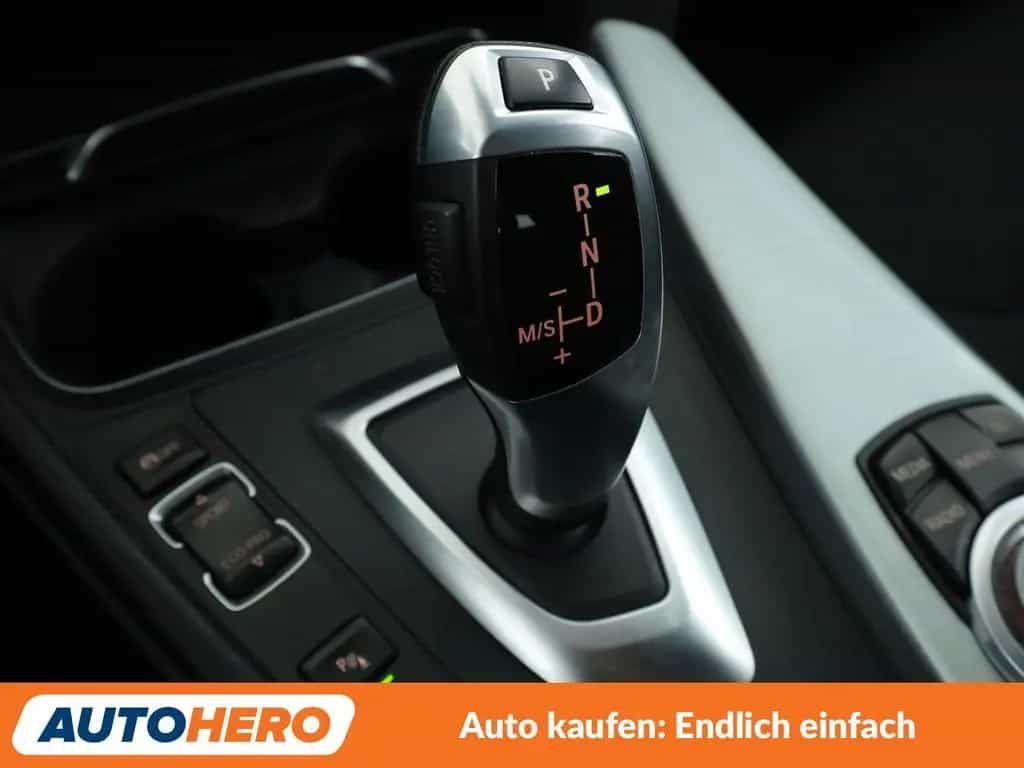 BMW 330 i Advantage Aut.*NAVI*PDC*LED*ACC*ALU* 04/2017-photo-25