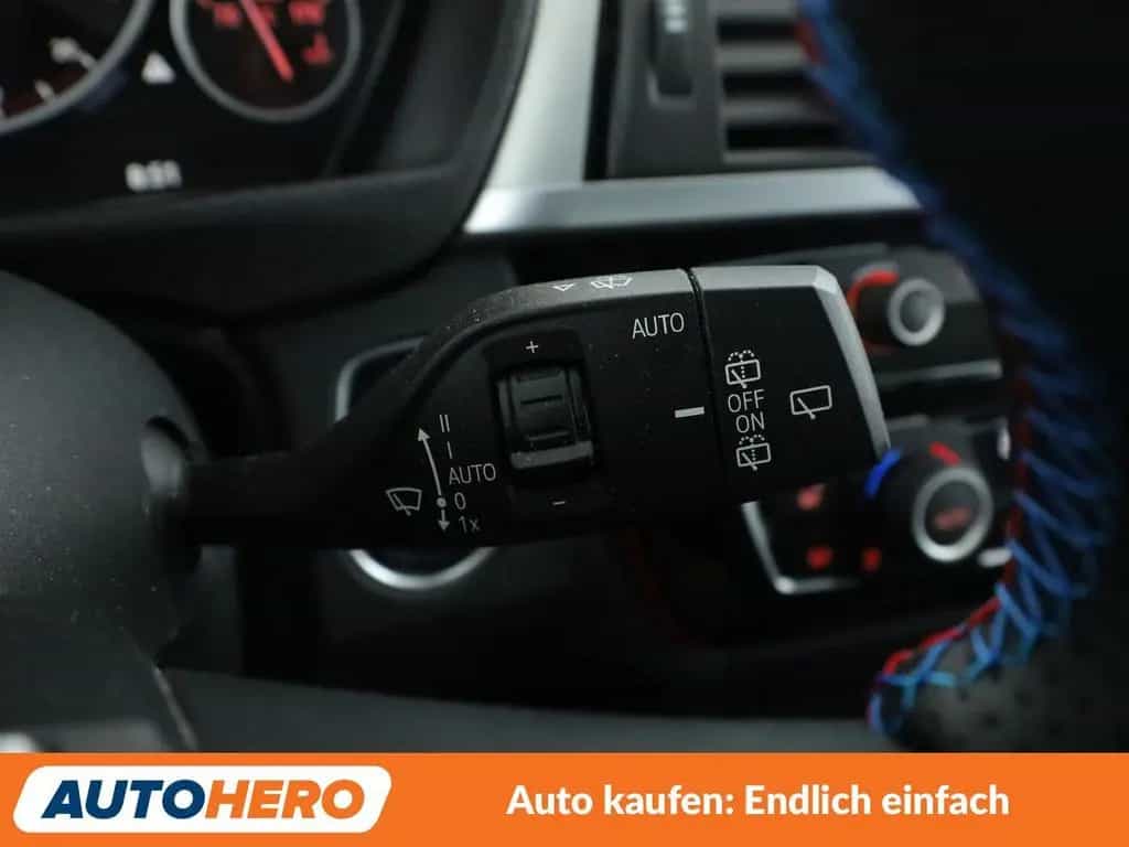BMW 330 i Advantage Aut.*NAVI*PDC*LED*ACC*ALU* 04/2017-photo-28