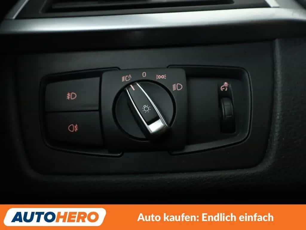 BMW 330 i Advantage Aut.*NAVI*PDC*LED*ACC*ALU* 04/2017-photo-30