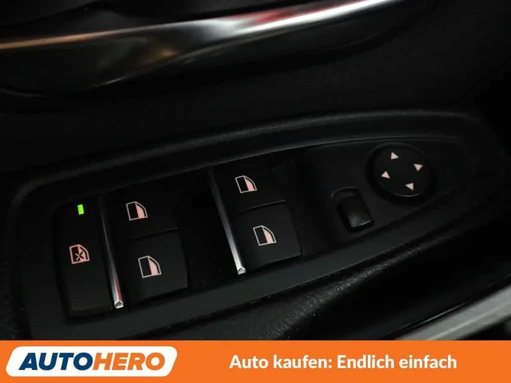 BMW 330 i Advantage Aut.*NAVI*PDC*LED*ACC*ALU* 04/2017-photo-31