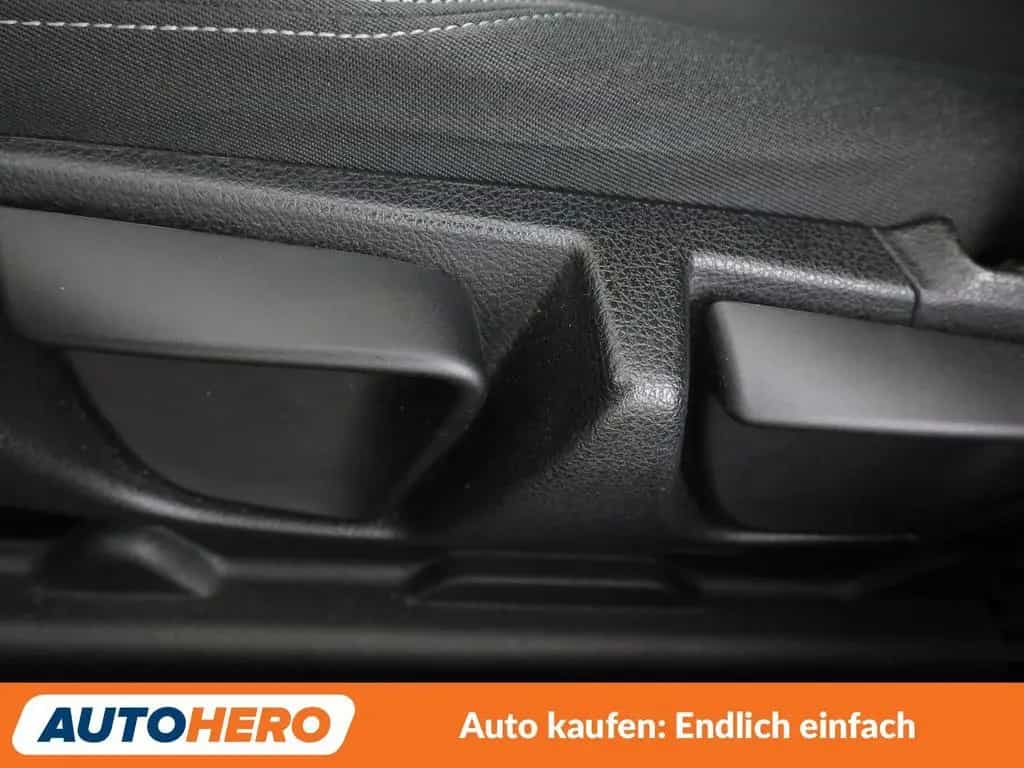 BMW 330 i Advantage Aut.*NAVI*PDC*LED*ACC*ALU* 04/2017-photo-32