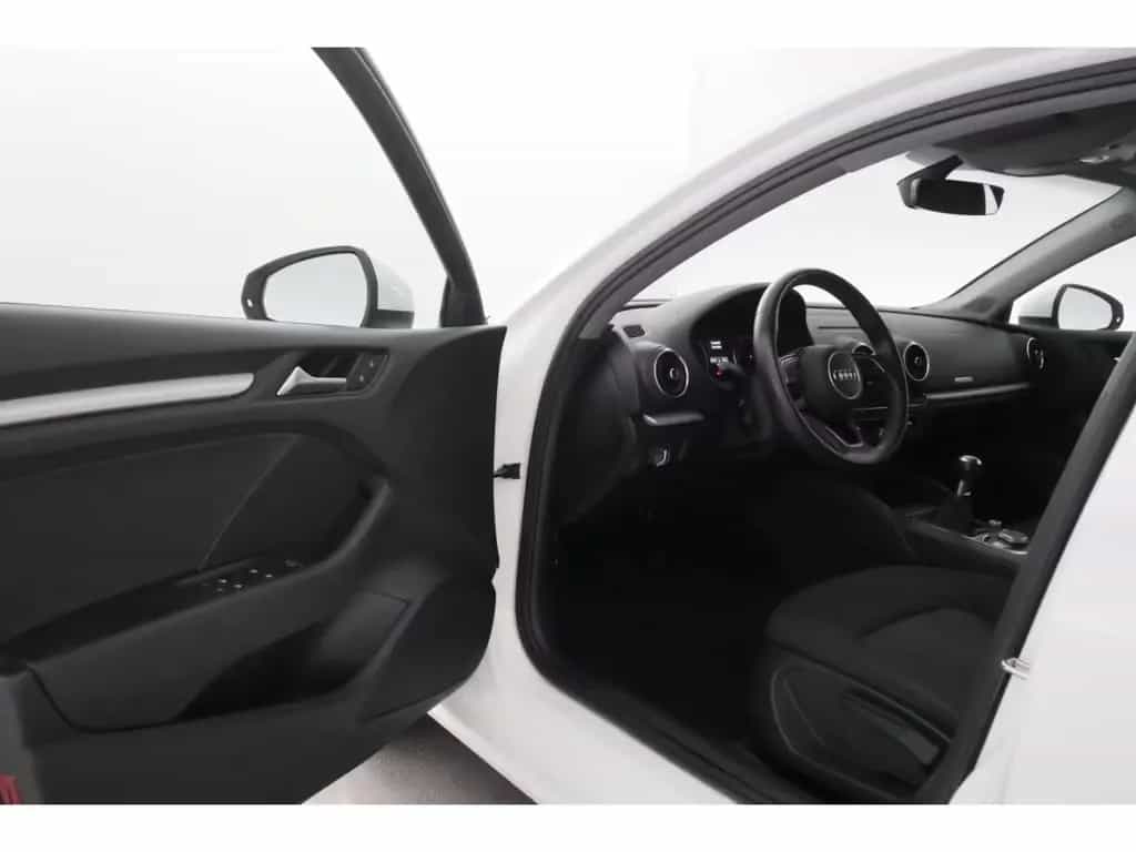 Audi A3 30TFSI Limousine+XENON+NAVI+SHZ+PDC 05/2019-photo-16