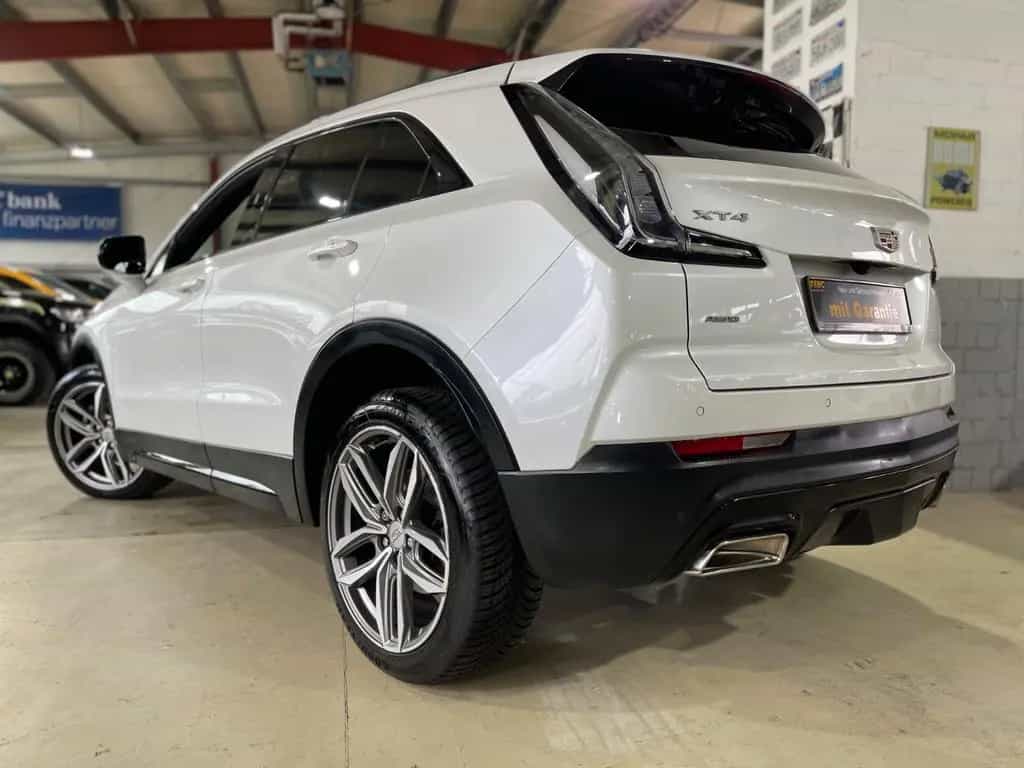 Cadillac XT4 SPORT+AWD+360°KAMERA+AHK+NAVI+UNFALLFREI+GARANTI 06/2024-photo-11