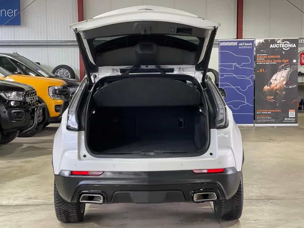 Cadillac XT4 SPORT+AWD+360°KAMERA+AHK+NAVI+UNFALLFREI+GARANTI 06/2024-photo-13