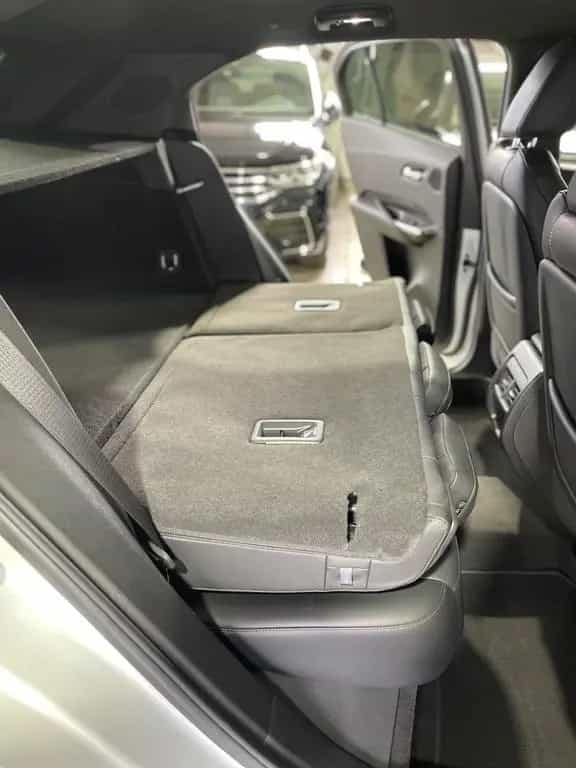 Cadillac XT4 SPORT+AWD+360°KAMERA+AHK+NAVI+UNFALLFREI+GARANTI 06/2024-photo-15