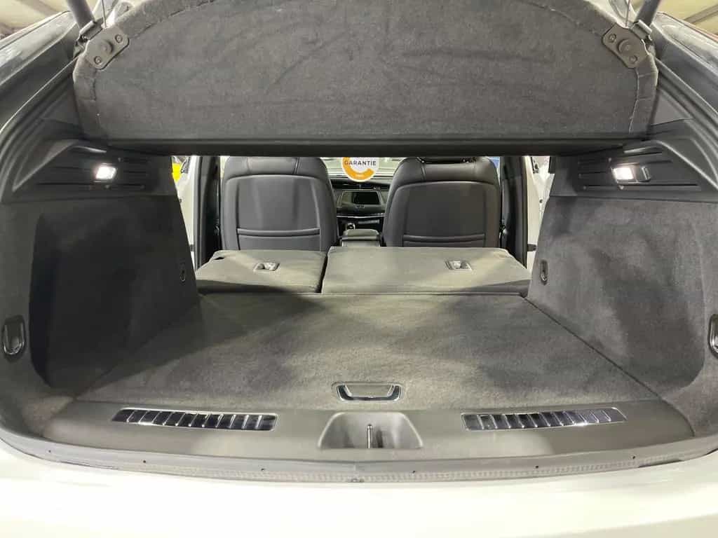Cadillac XT4 SPORT+AWD+360°KAMERA+AHK+NAVI+UNFALLFREI+GARANTI 06/2024-photo-16