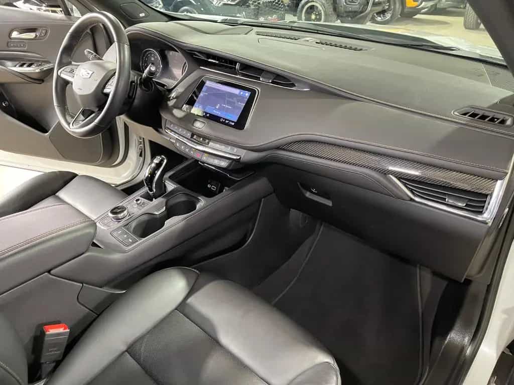 Cadillac XT4 SPORT+AWD+360°KAMERA+AHK+NAVI+UNFALLFREI+GARANTI 06/2024-photo-22