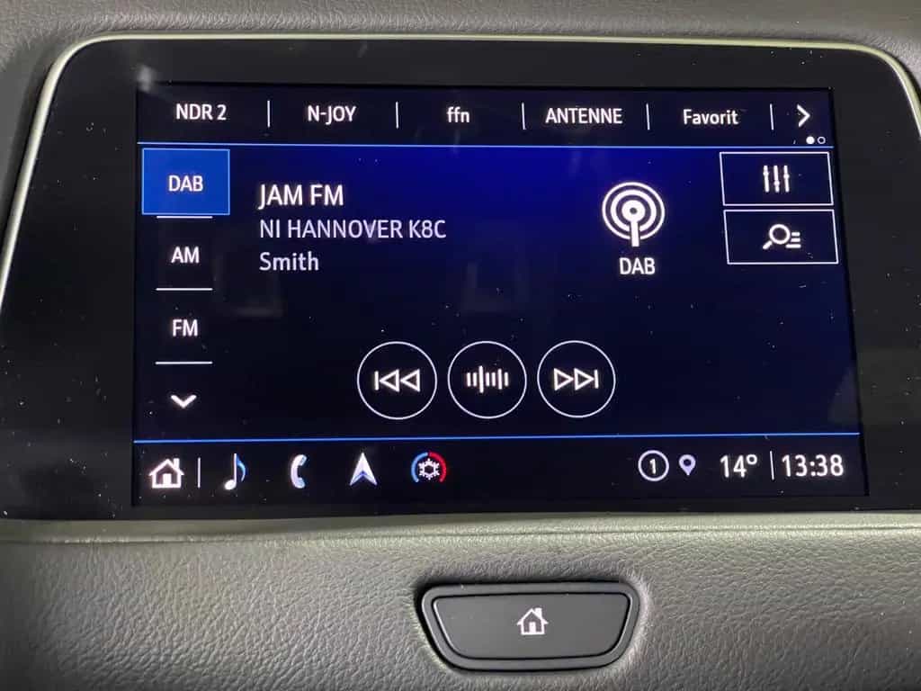 Cadillac XT4 SPORT+AWD+360°KAMERA+AHK+NAVI+UNFALLFREI+GARANTI 06/2024-photo-28