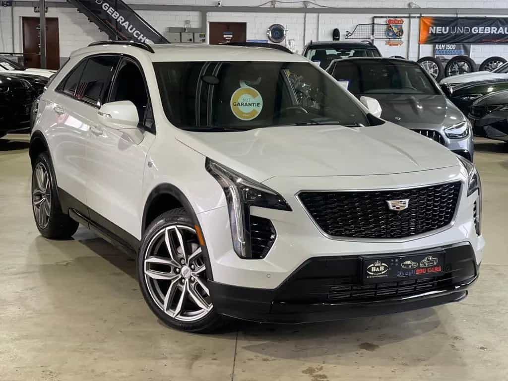 Cadillac XT4 SPORT+AWD+360°KAMERA+AHK+NAVI+UNFALLFREI+GARANTI 06/2024-photo-3