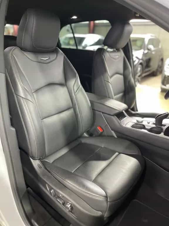 Cadillac XT4 SPORT+AWD+360°KAMERA+AHK+NAVI+UNFALLFREI+GARANTI 06/2024-photo-35