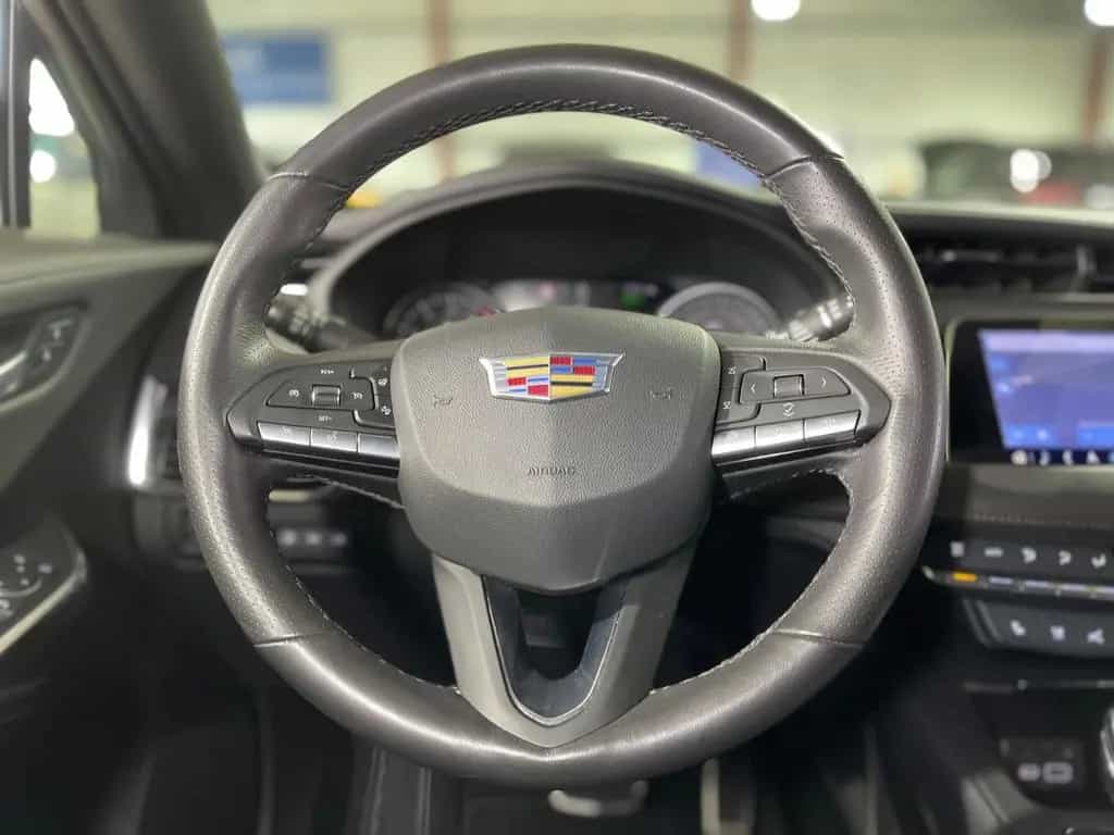 Cadillac XT4 SPORT+AWD+360°KAMERA+AHK+NAVI+UNFALLFREI+GARANTI 06/2024-photo-39