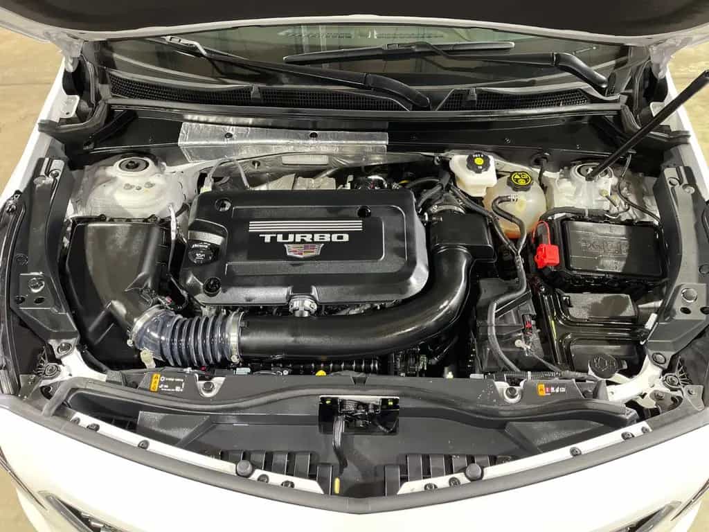 Cadillac XT4 SPORT+AWD+360°KAMERA+AHK+NAVI+UNFALLFREI+GARANTI 06/2024-photo-44