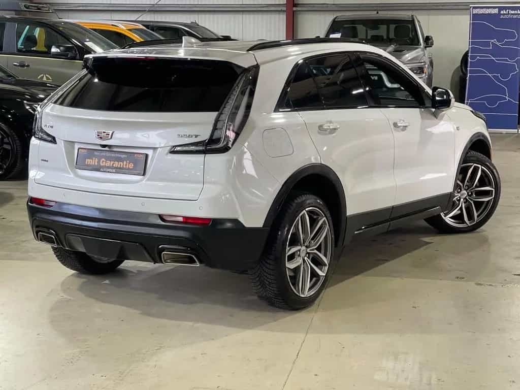 Cadillac XT4 SPORT+AWD+360°KAMERA+AHK+NAVI+UNFALLFREI+GARANTI 06/2024-photo-5