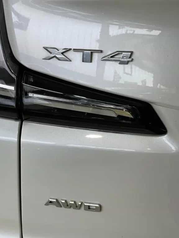 Cadillac XT4 SPORT+AWD+360°KAMERA+AHK+NAVI+UNFALLFREI+GARANTI 06/2024-photo-9