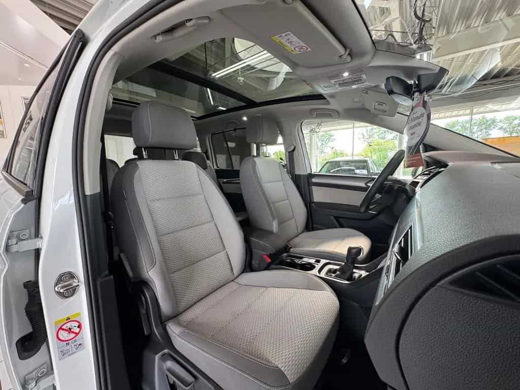 Volkswagen Touran *ACC*7-SITZER*LED*PANORAMA*KAMERA* 11/2024-photo-26