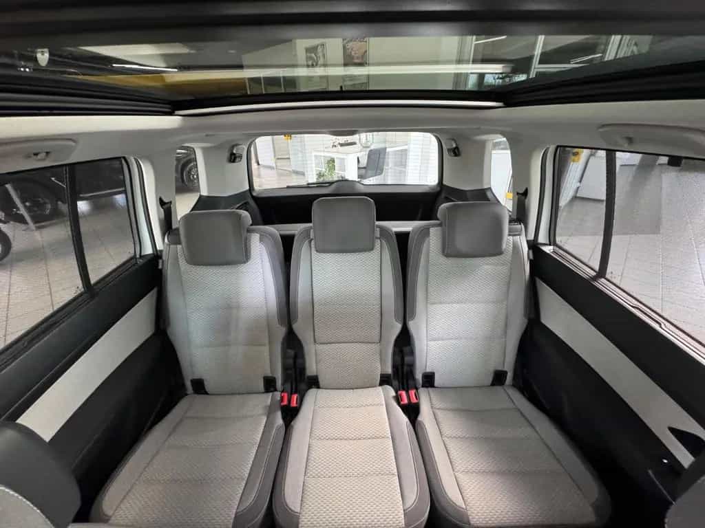Volkswagen Touran *ACC*7-SITZER*LED*PANORAMA*KAMERA* 11/2024-photo-31