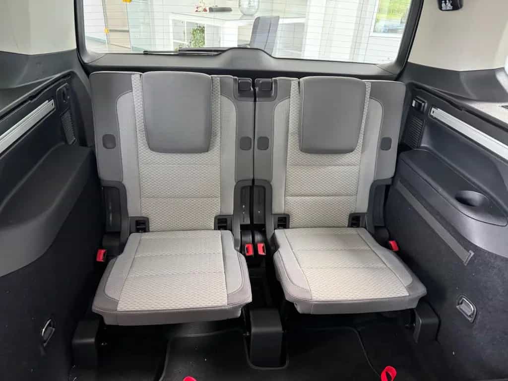 Volkswagen Touran *ACC*7-SITZER*LED*PANORAMA*KAMERA* 11/2024-photo-32