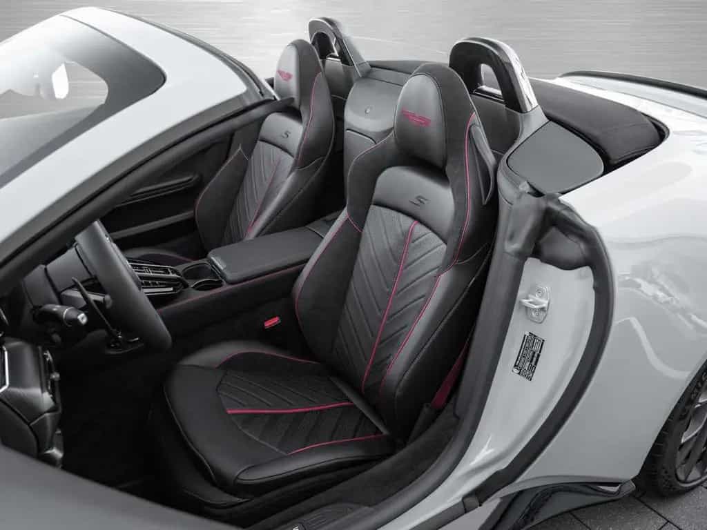 Aston Martin V8 Vantage Vantage S Roadster null-photo-11