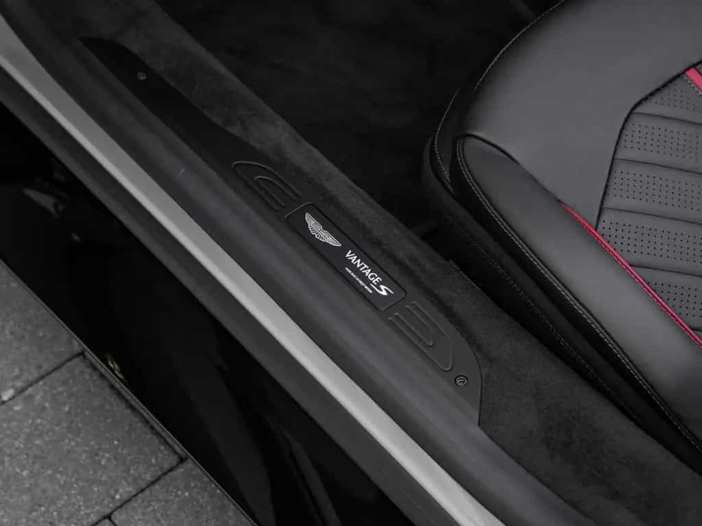 Aston Martin V8 Vantage Vantage S Roadster null-photo-26
