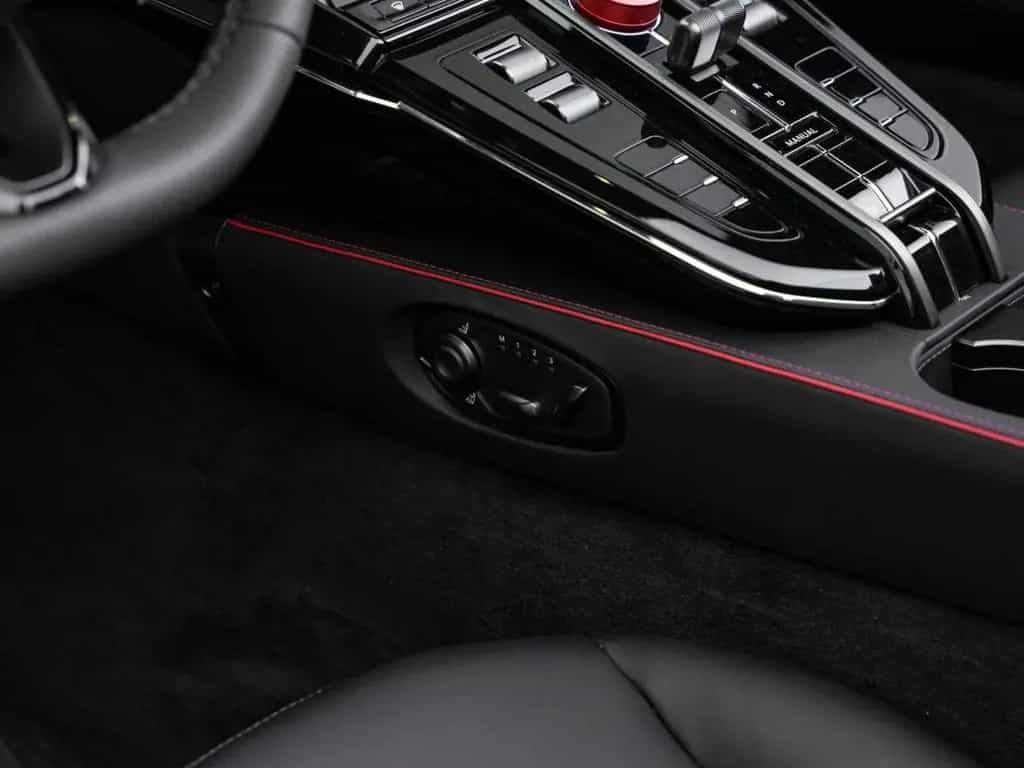 Aston Martin V8 Vantage Vantage S Roadster null-photo-27