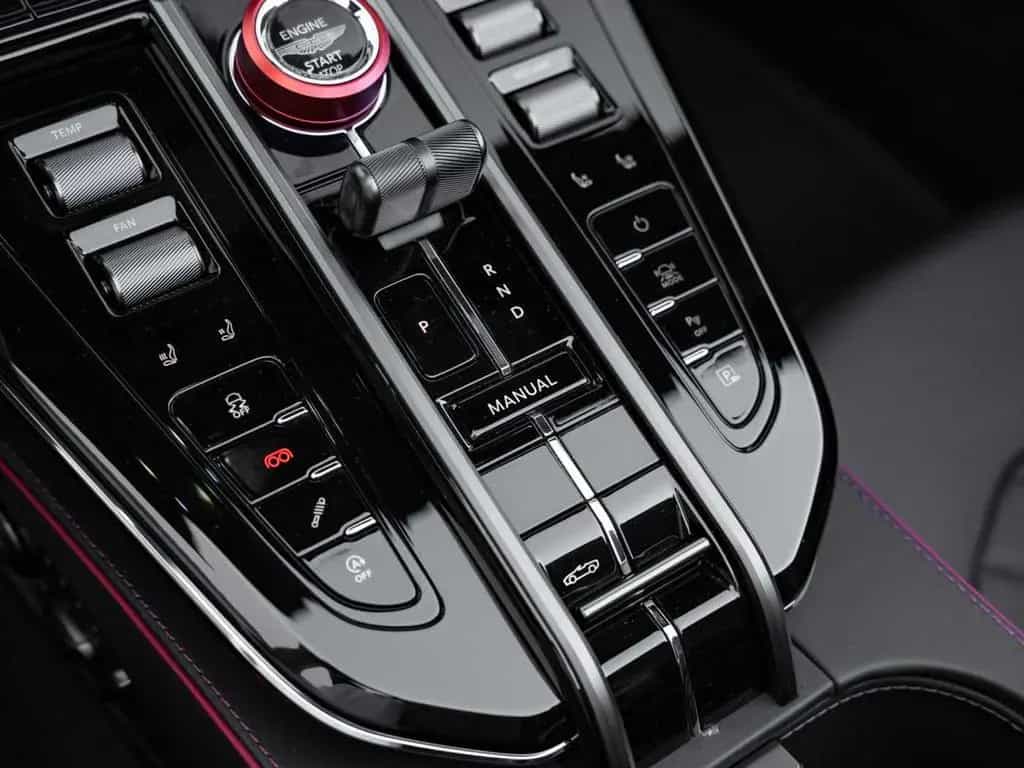 Aston Martin V8 Vantage Vantage S Roadster null-photo-34