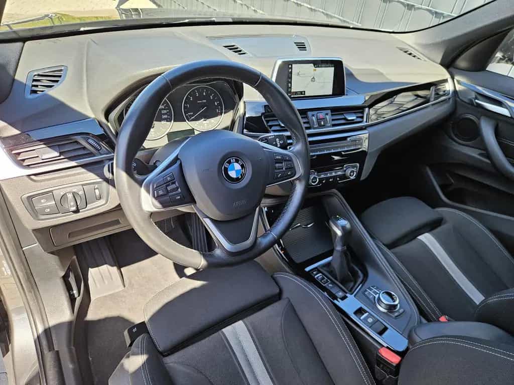 BMW X1 xDrive 20i Sport Line NAVI PDC SHZ AHK 1.HAND 11/2017-photo-12