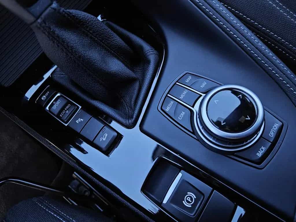 BMW X1 xDrive 20i Sport Line NAVI PDC SHZ AHK 1.HAND 11/2017-photo-14