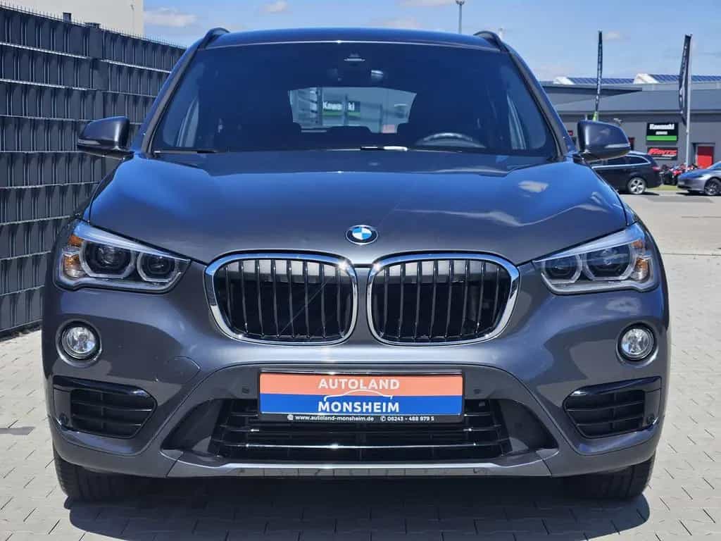 BMW X1 xDrive 20i Sport Line NAVI PDC SHZ AHK 1.HAND 11/2017-photo-2