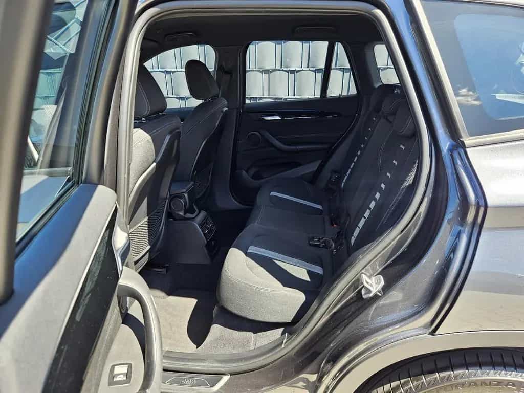 BMW X1 xDrive 20i Sport Line NAVI PDC SHZ AHK 1.HAND 11/2017-photo-25