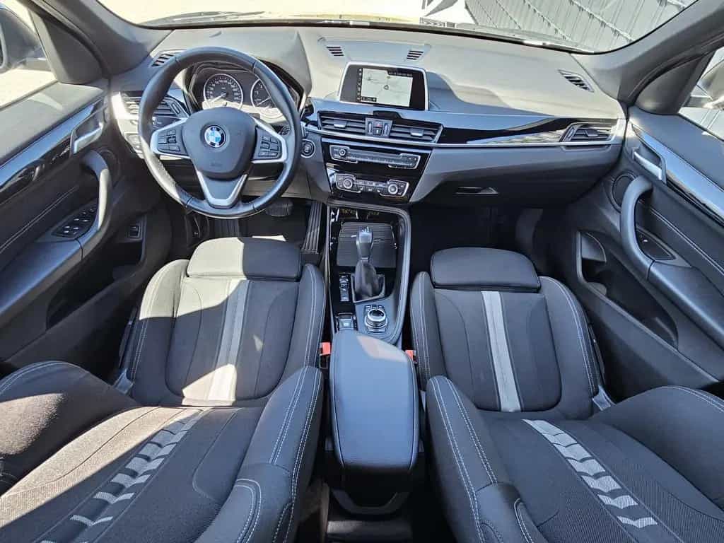 BMW X1 xDrive 20i Sport Line NAVI PDC SHZ AHK 1.HAND 11/2017-photo-28