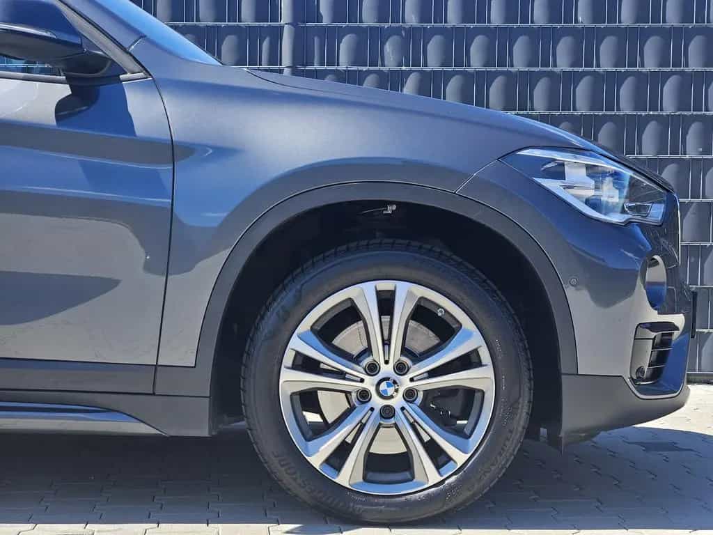 BMW X1 xDrive 20i Sport Line NAVI PDC SHZ AHK 1.HAND 11/2017-photo-6