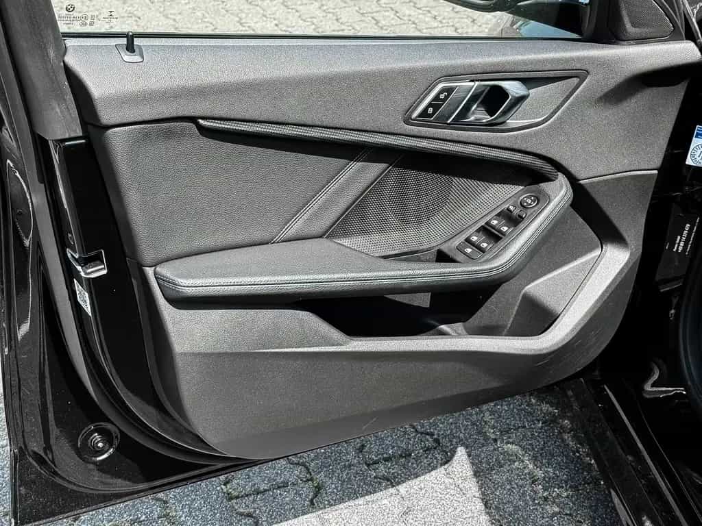BMW 118 d M-PAKET+HIFI+SHZ+NAVI+PDC+LORDOSE 04/2022-photo-16