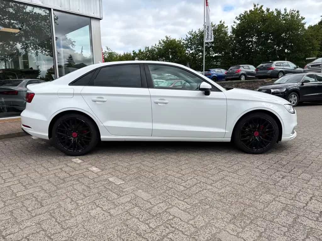 Audi A3 Limousine sport 07/2018-photo-3
